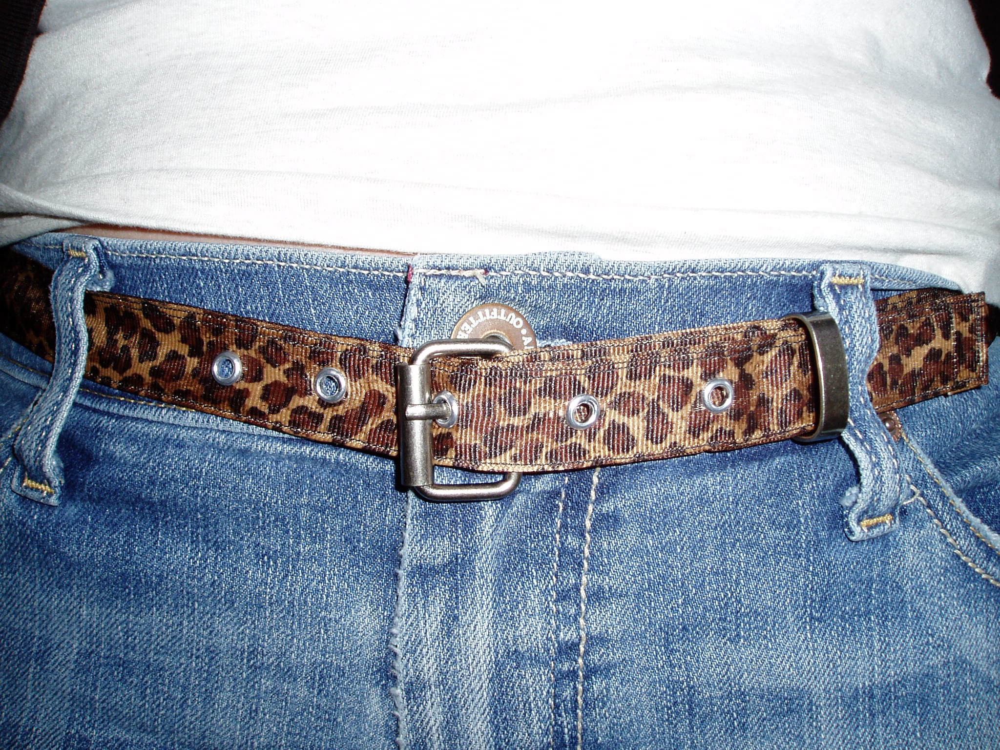Leopard print belt on